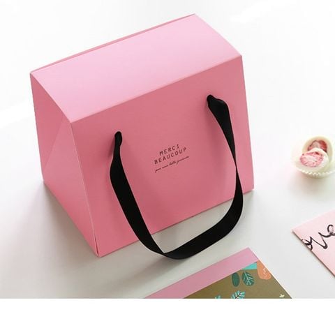  Hộp bánh ngọt, bánh nướng, bánh mousse cầm tay, hộp thực phẩm mang đi in chữ MERCI ở mặt trước và mặt sau Q1808 [HÀNG ORDER 5-7 NGÀY | ÁP DỤNG ĐƠN TỪ 2 TRIỆU | CÓ THỂ IN LOGO] 