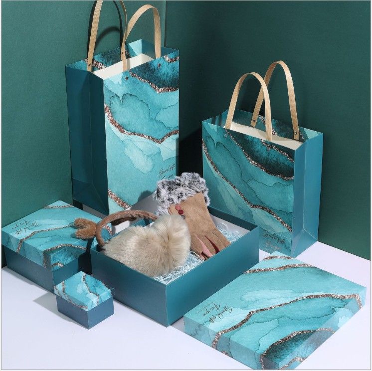  Q544 Túi giấy đựng quà tặng nhiều size, quai đinh tán; in họa tiết cẩm thạch xanh và hồng 