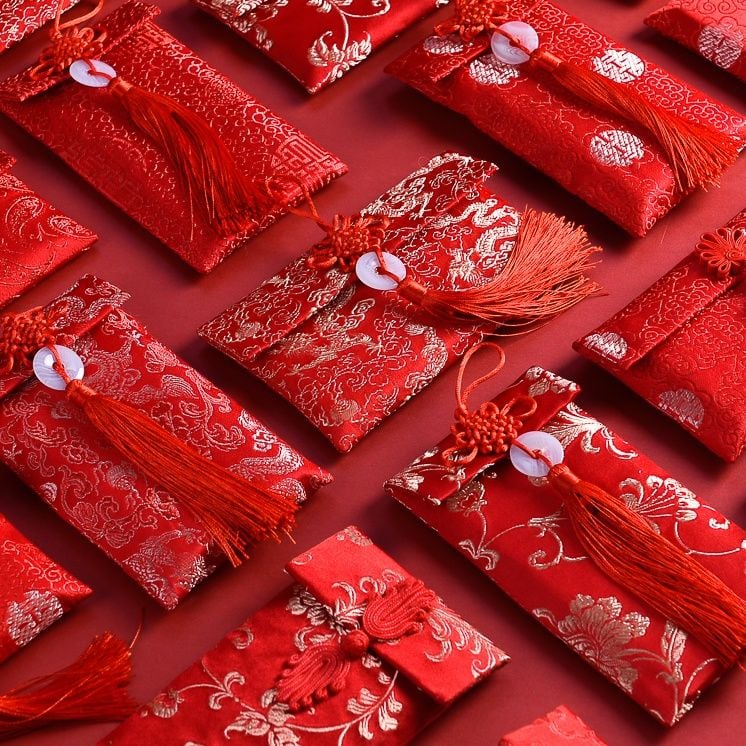  [GIAO HÀNG 7-25 NGÀY] Classy Phong bì vải đỏ, Bao Lì Xì, bao đựng quà , bao thư làm từ Vải Gấm Cao Cấp Tết (Giá 1 Bao) dành tặng đám cưới, tết, lễ T1819 