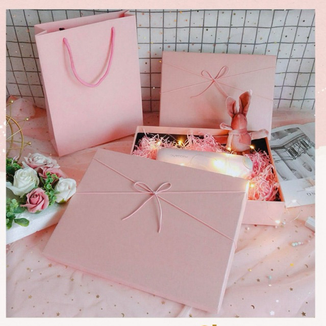  Classy Hộp quà tặng màu hồng trơn, chất liệu giấy cứng cáp Q1557 