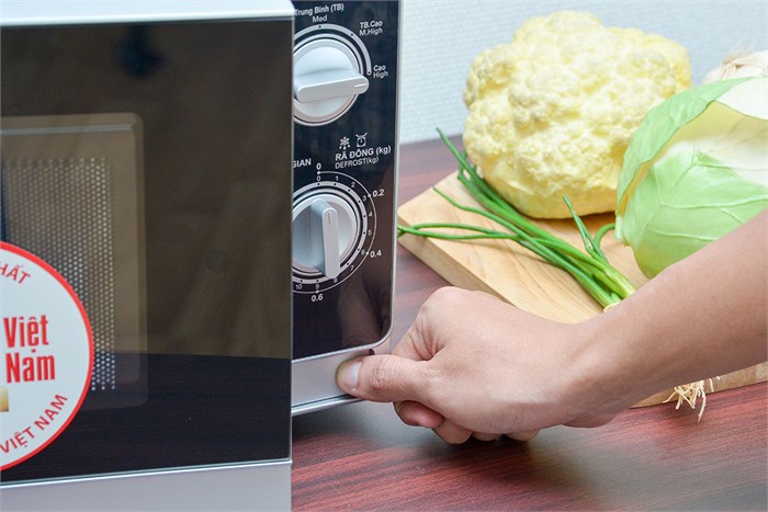 Lò vi sóng SHARP  20 lít  R-205VN(S) ( 205VN)