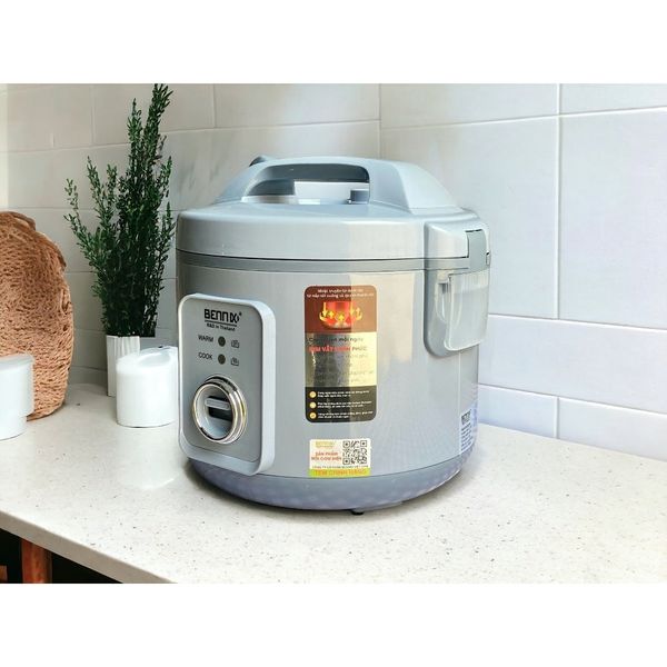 Nồi cơm điện Bennix BN- 028NK (2.8 lít) và BN- 012NK (1.2 lít)