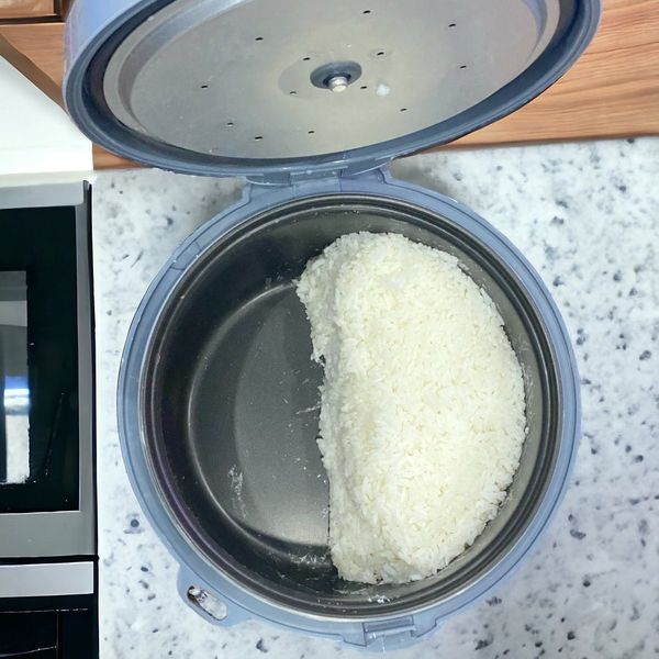 Nồi cơm điện Bennix BN- 028NK (2.8 lít) và BN- 012NK (1.2 lít)