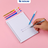  Combo 5/20 bút bi Thiên Long TP-06 ngòi 0.5mm mực xanh/đen dạng bấm cò, có vân cầm tay giúp giảm trơn trượt khi viết-Màu thân bút ngẫu nhiên 