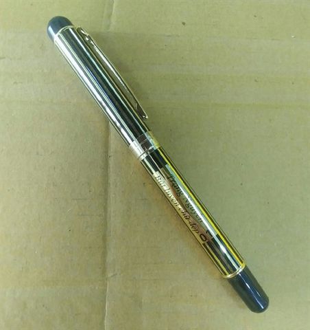 Bút máy Trạng Nguyên TN01 kẻ sọc vàng