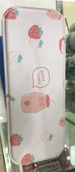 Hộp Bút To Vỏ In Hình Quả Dâu Tây Asb92480 Có Tại Hiệu Sách Mai Hãng M&G
