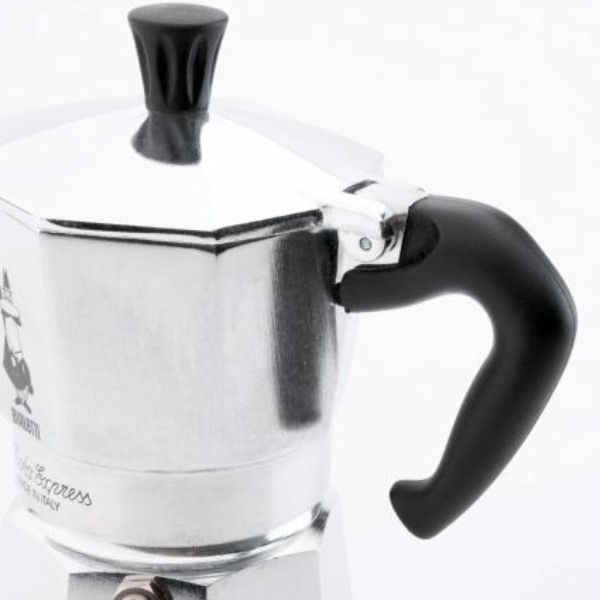 Tay cầm của Ấm pha cà phê Bialetti Moka Express chống nóng