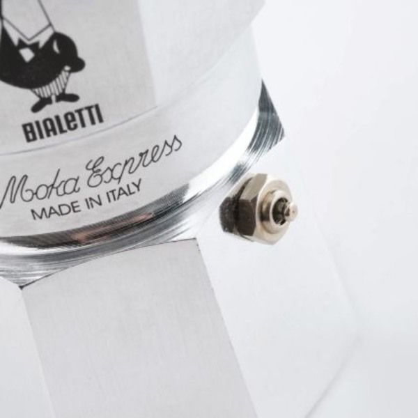 Ấm pha cà phê Bialetti Moka Express đậm đà hương vị cà phê Ý