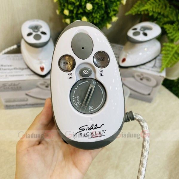 Bàn ủi hơi nước mini Sichler với dung tích nước 36ml