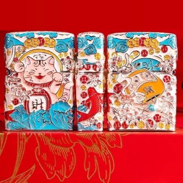 Bật lửa Zippo Mèo Thần Tài Phát Sáng - Made in USA