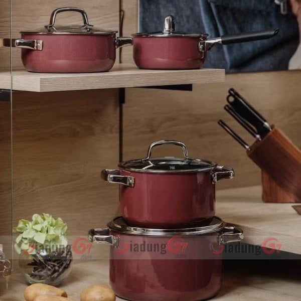 Bộ nồi WMF Topf-Set Fusiontec 4 chiếc Vẻ ngoài phong cách - Chức năng tối đa kết hợp với bề mặt đẹp mắt - cho vẻ ngoài cực kỳ phong cách truyền cảm hứng cho mọi nhà bếp.