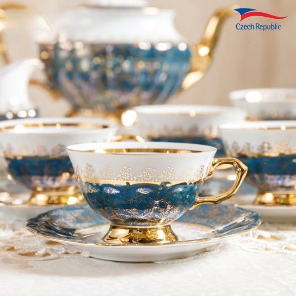Bộ trà sứ Tiệp nền xanh dương dây vàng 15 món men ngọc trai