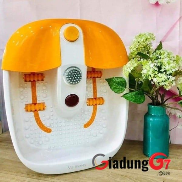 Bồn ngâm chân massage Medisana FS883 có Con lăn massage di động trong khu vực lòng bàn chân thiết kế bấm huyệt chuyên sâu.