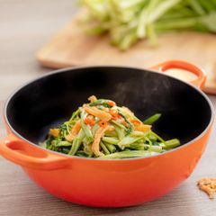  Chảo gang Le Creuset Balti 24cm 2 quai màu cam 