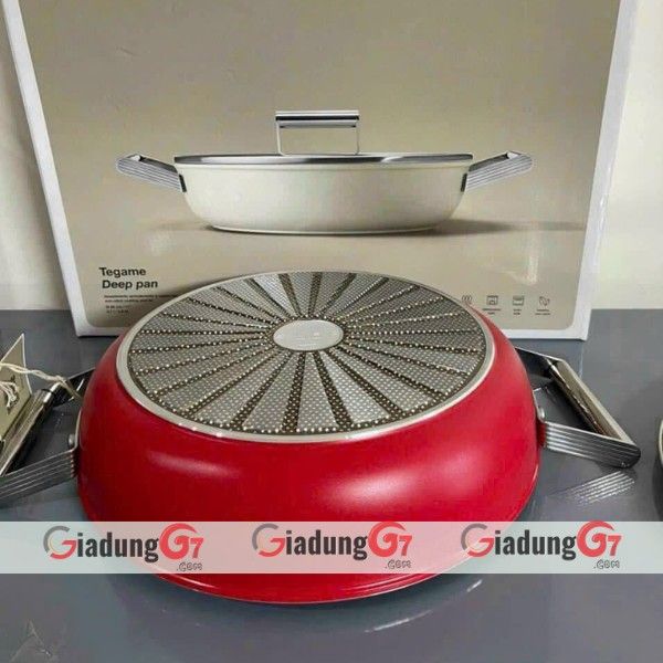 Chảo sâu lòng Smeg 28cm CKFD2811RDM có khả năng sử dụng trong lò vi sóng với nhiệt độ lên tới 250℃.