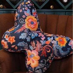  Gối tựa lưng Magrace Paris hình bướm nền vàng 