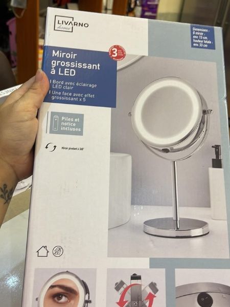 Gương trang điểm Livarno 2 mặt xoay có đèn led
