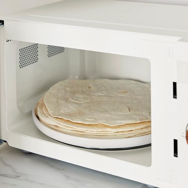 Lò vi sóng Swan Nordic 20 lít màu trắng SM22036LWHTN