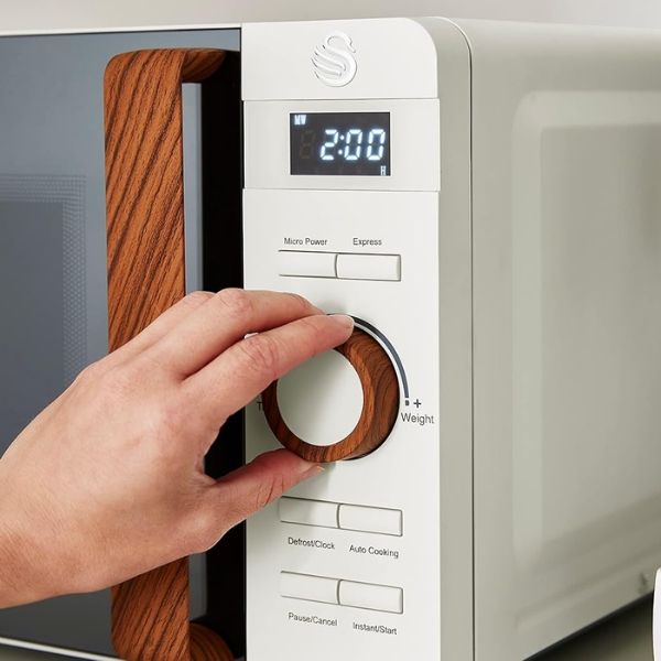 Lò vi sóng Swan Nordic 20 lít màu trắng SM22036LWHTN