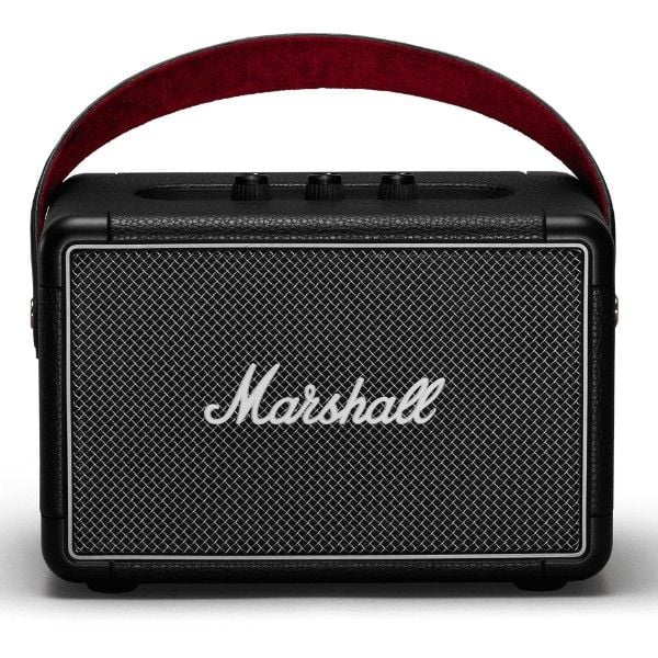 Loa bluetooth Marshall Kilburn II nổi bật với các nắp góc được gắn phẳng và thiết kế chống nước, làm cho nó cực kỳ chắc chắn và bền bỉ