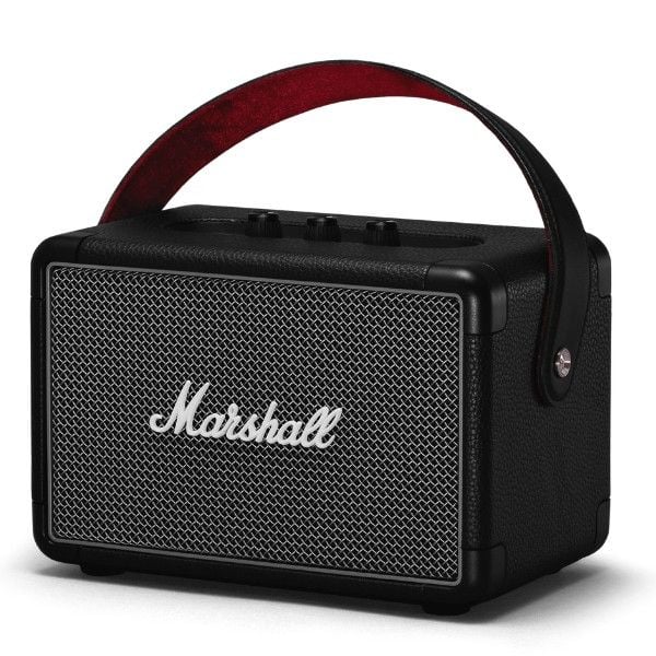 Loa bluetooth Marshall Kilburn II có xếp hạng chống nước IPX2, vì vậy nó có thể chịu được một ít nước.