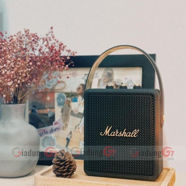 Loa bluetooth Marshall StockWell II Có thể sạc smartphone, tablet với cổng USB 1A