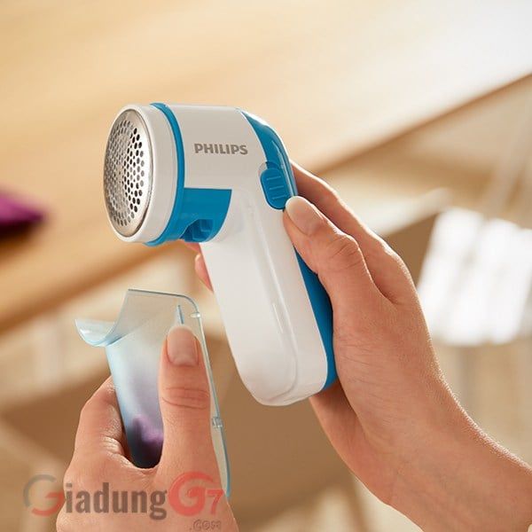 Máy cắt lông xù Philips GC026 dễ dàng tháo hộp đựng sợi vải xơ