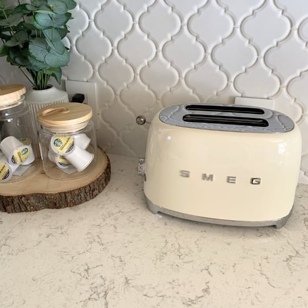 Máy nướng bánh mỳ Smeg TSF01CREU màu kem nướng 2 lát