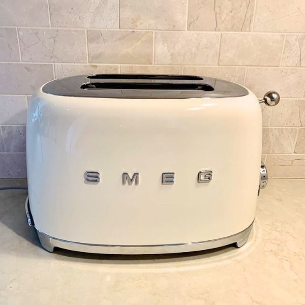 Máy nướng bánh mỳ Smeg TSF01CREU màu kem nướng 2 lát