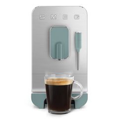  Máy pha cà phê Smeg BCC02EGMEU 1350W - Màu xanh ngọc 
