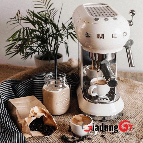Máy pha cà phê Smeg ECF01RDEU màu đỏ