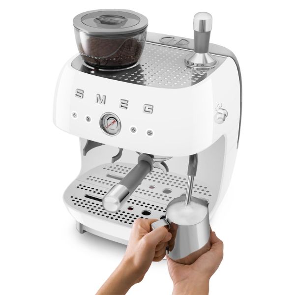 Máy pha cà phê thủ công Espresso Smeg EGF03WHEU kèm xay hạt màu trắng