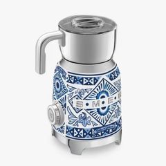  Máy tạo bọt sữa Smeg MFF01DGBAU - Dolce & Gabbana 