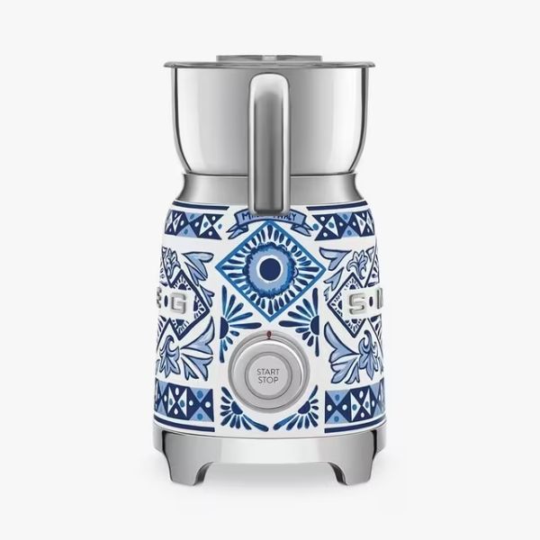 Máy tạo bọt sữa Smeg MFF01DGBAU - Dolce & Gabbana với 6 chương trình