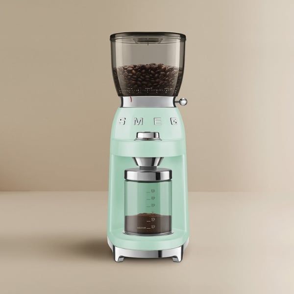 Máy xay cà phê Smeg CGF11PGEU màu xanh mint với 3 chế độ xay