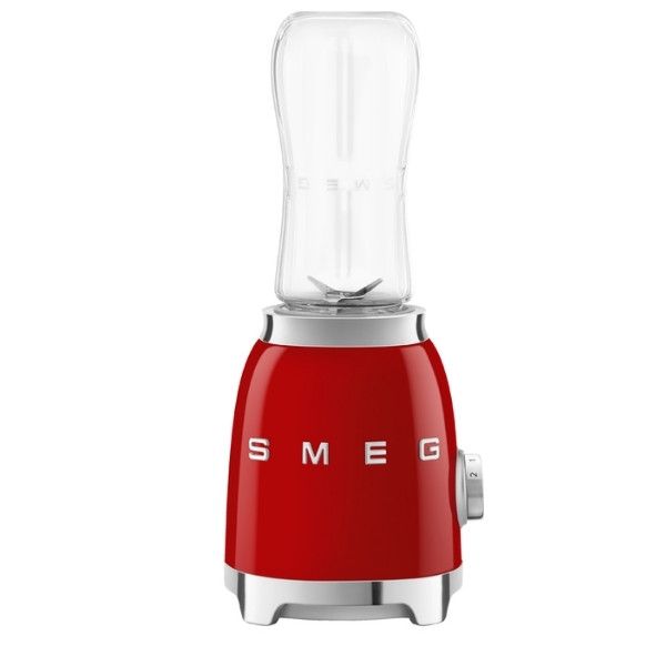 Máy xay sinh tố Smeg PBF01 mini mang thiết kế độc đáo và màu đỏ rực rỡ, sáng bừng không gian.