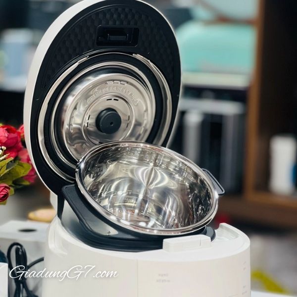 Nồi cơm điện cao tần Cuchen CRT UPDS0670W 1.08L áp suất kép ruột inox