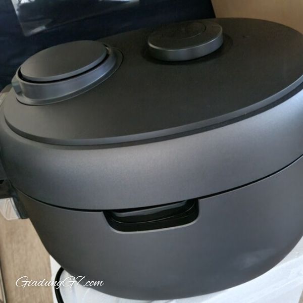 Nồi cơm điện cao tần Cuchen CRT UPDS1070 1.8L áp suất kép ruột inox