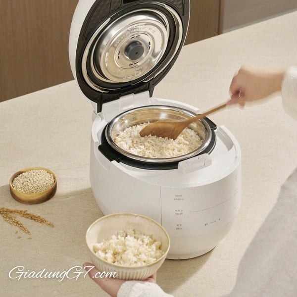 Nồi cơm điện cao tần Cuchen CRT UPDS1070W 1.8L áp suất kép ruột inox