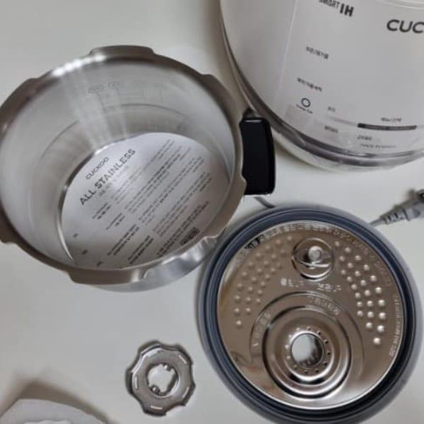 Nồi cơm điện cao tần Cuckoo CRP DHAS069FW 1.08L (Lòng inox) áp suất