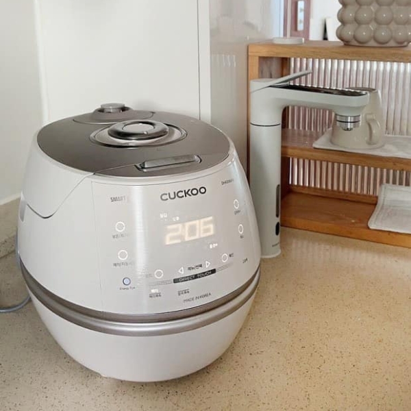 Nồi cơm điện cao tần Cuckoo CRP DHAS069FW 1.08L (Lòng inox) áp suất - Màu trắng