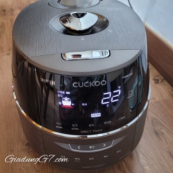 Nồi cơm điện cao tần Cuckoo CRP FHS0610FD 1.08L màu đen