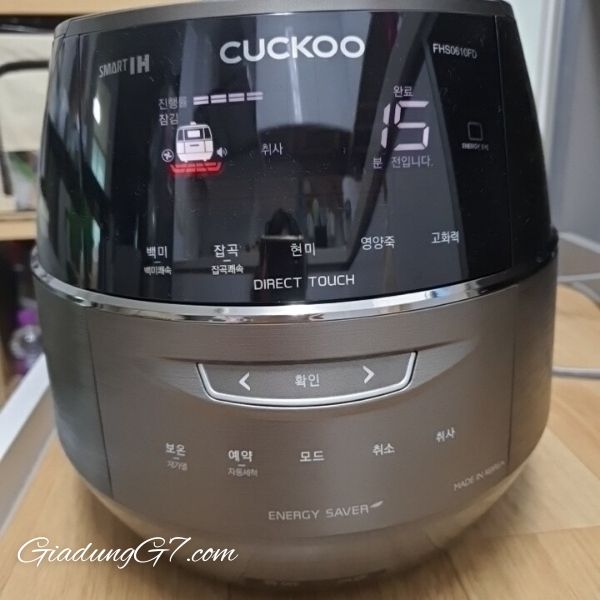 Nồi cơm điện cao tần Cuckoo CRP FHS0610FD 1.08L màu đen