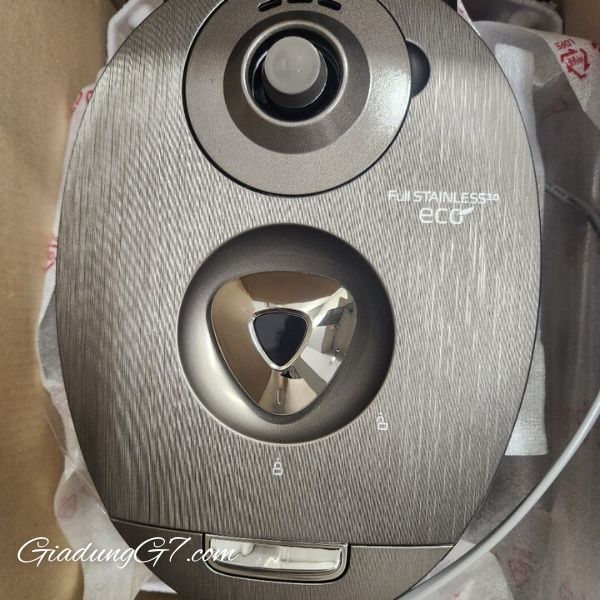 Nồi cơm điện cao tần Cuckoo CRP FHS0610FD 1.08L màu đen