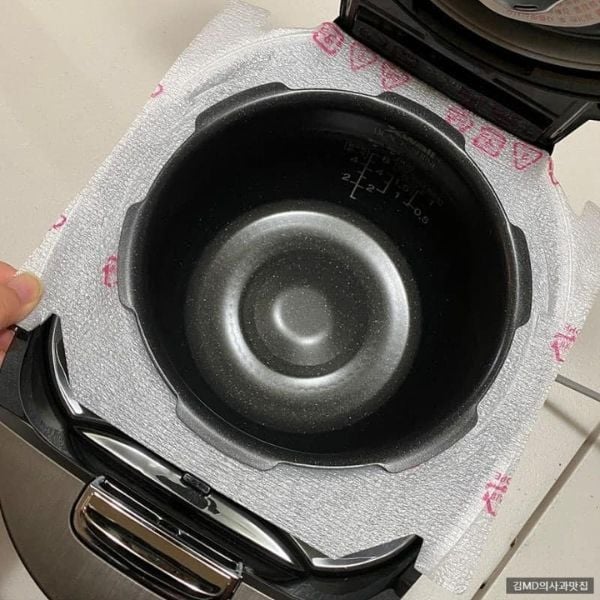 Nồi cơm điện cao tần Cuckoo CRP FHS0610FG 1.08L màu hồng