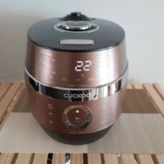  Nồi cơm điện cao tần Cuckoo CRP JHR0660FBM 1.08L vàng đồng 