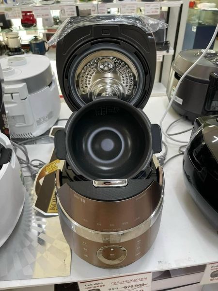 Nồi cơm điện cao tần Cuckoo JHR0660FBM 1,08L màu vàng đồng