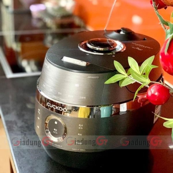 Nồi cơm điện cao tần Cuckoo JHR0660FD 1,08L Nắp vung sử dụng công nghệ Full  STAINLESS ONETOUCH