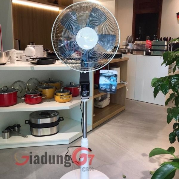 Quạt cây Rowenta VU5640 với 5 tốc độ gió, hoạt động yên tĩnh, chống ồn