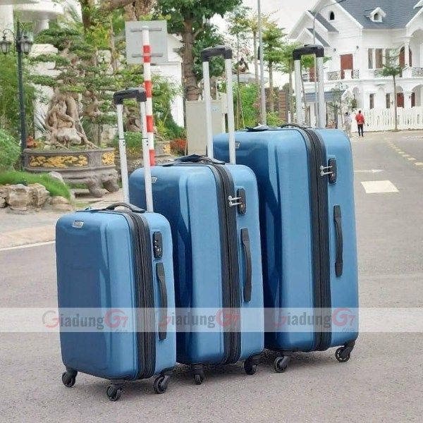 Mặt nghiêng của Set 3 Vali Samsonite Pivot màu xanh